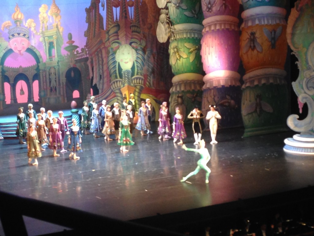 アラビアの踊りは蛇そのものの踊り。イリーナ・プロコフィエヴァでした。しゅっとした細身のいかにもマリンスキーっぽいダンサーです。ピッタリでした。