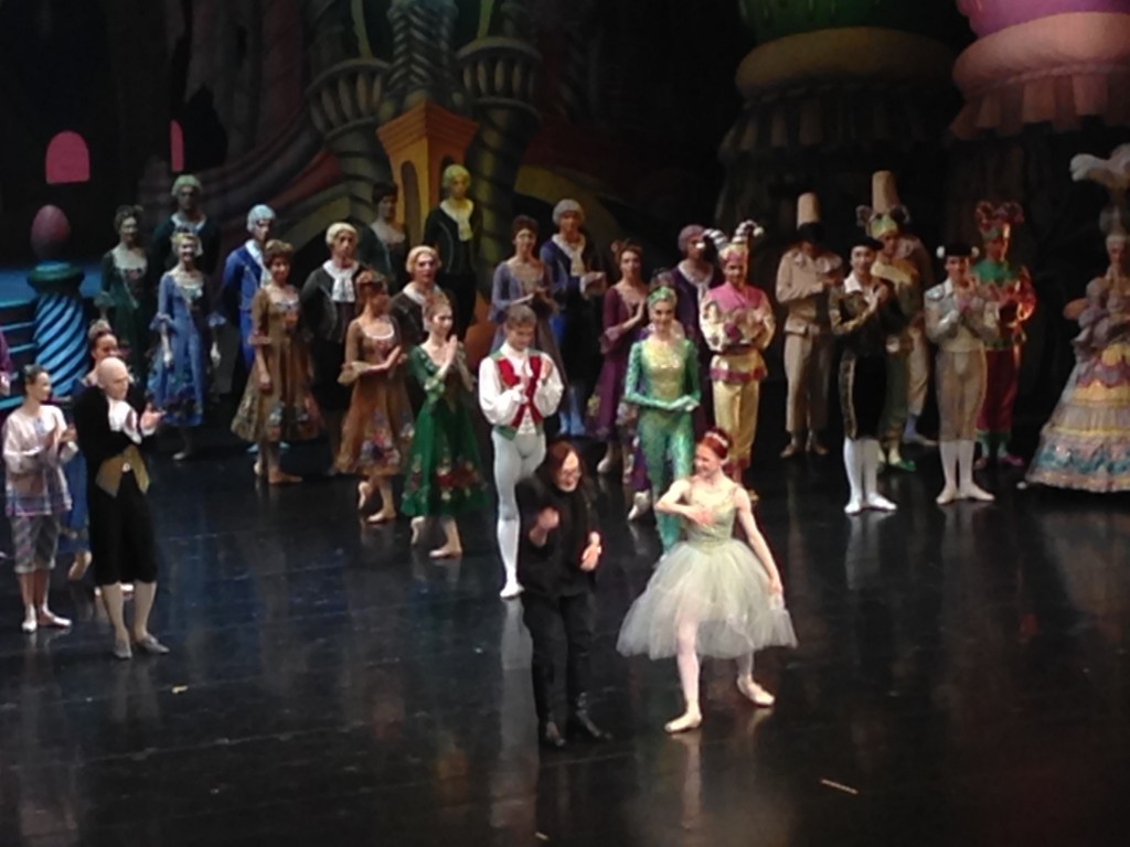 シュミャーキンも登場!黒ずくめの不思議な存在感でした。ねずみの仮面とイメージがぴったり