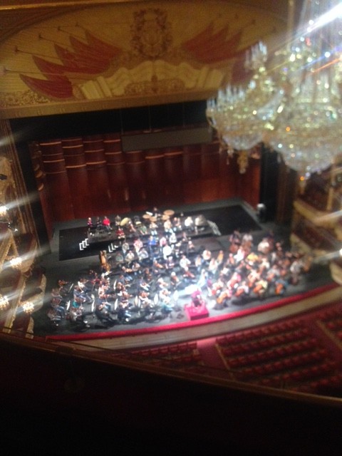 オーケストラピットを上げてコンサート使用になっていた舞台