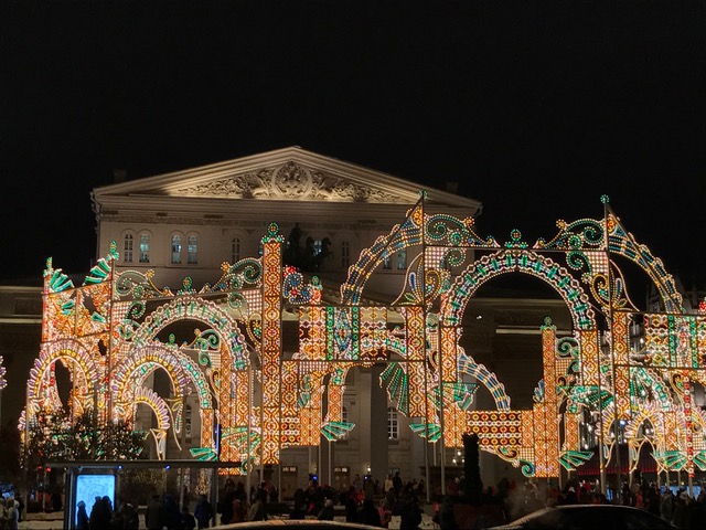 ボリショイ劇場前。何となく見覚えのあるような・・・